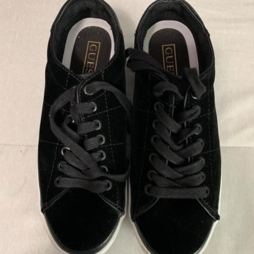 ✨🤍✨ Guess platform shoes